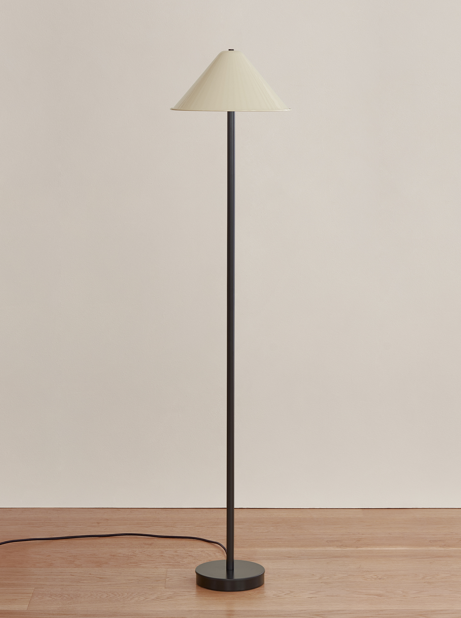 Eave Floor Lamp