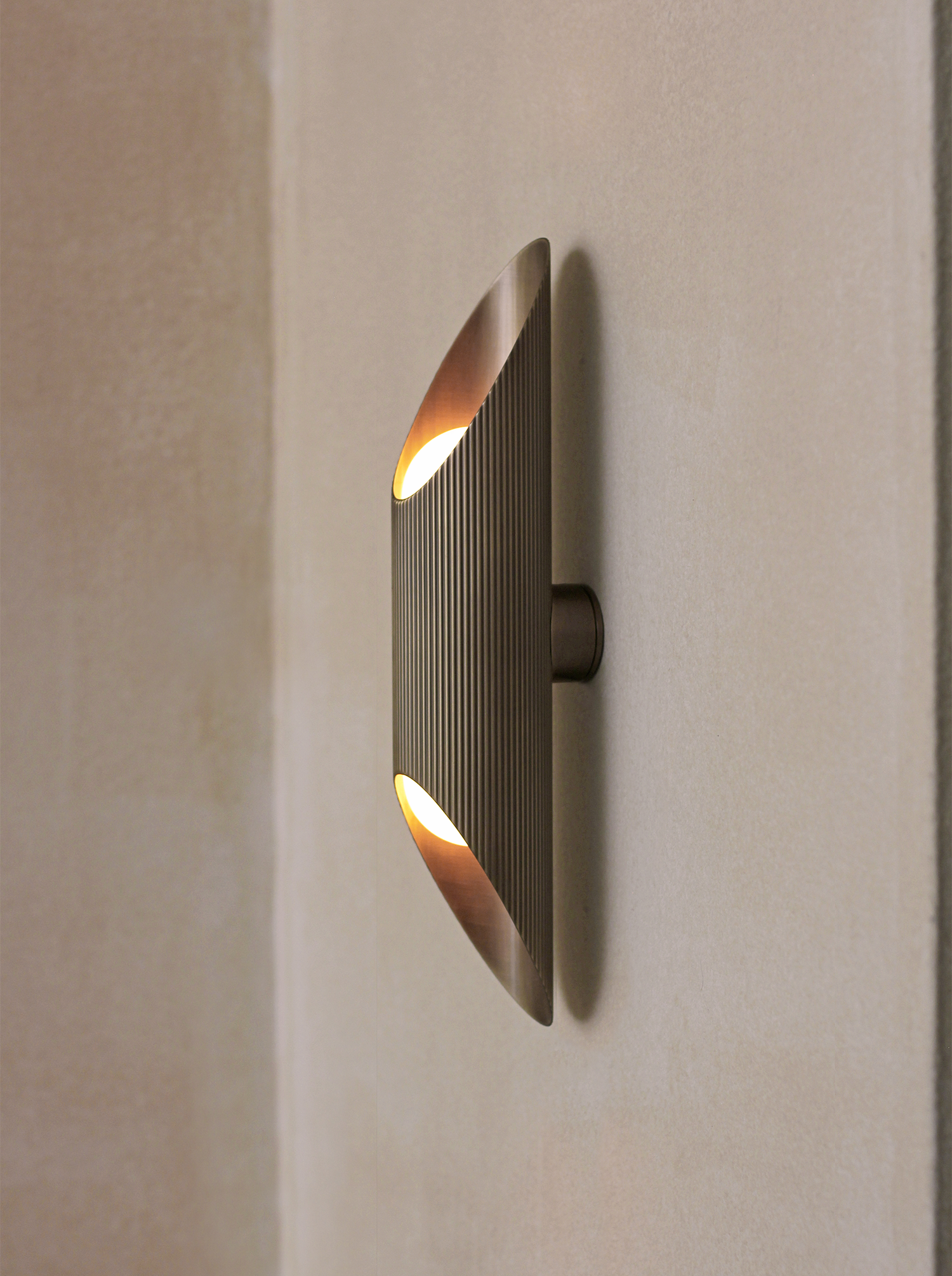 Vector Wall Lamp