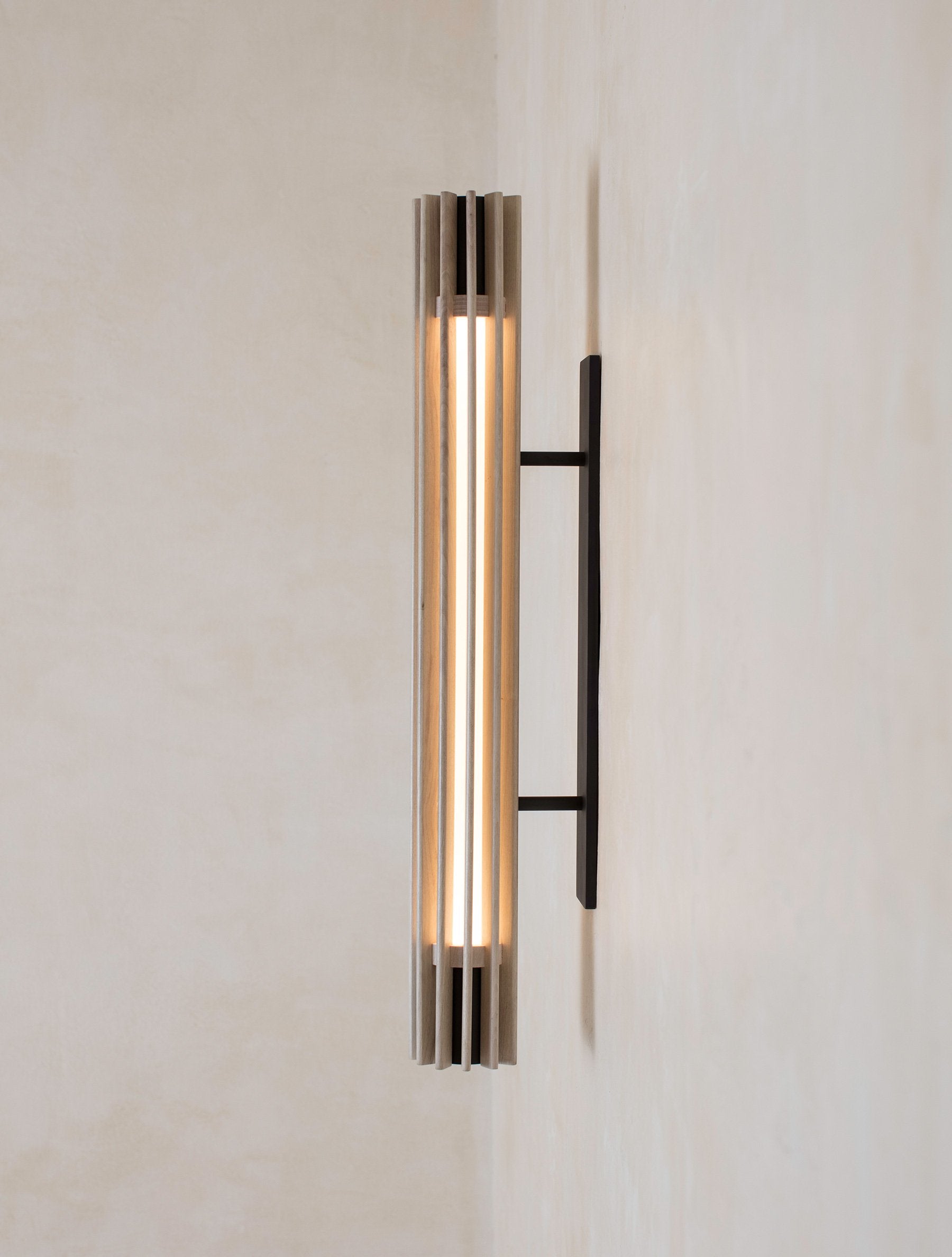 Beacon 30" Sconce